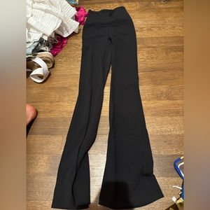 COPY - Black Groove Flared Lululemon leggings